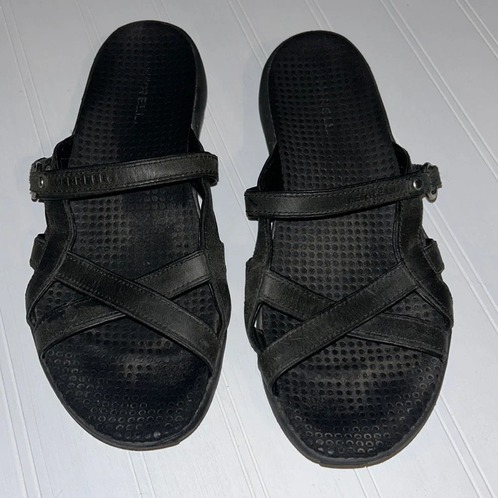 Merrell  size 8 black sandals